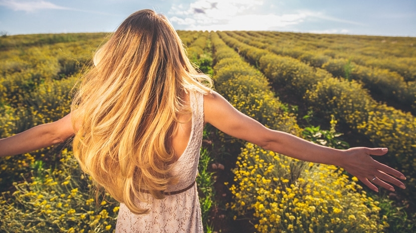 Entretenir et coiffer ses cheveux l’été