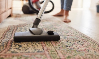 Des astuces pratiques pour bien nettoyer un tapis 