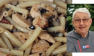 Macaronis au poulet, parmesan et râpé de truffes