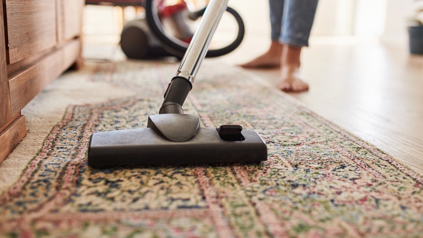 Des astuces pratiques pour bien nettoyer un tapis 