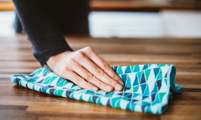 Les astuces efficaces pour nettoyer un meuble en bois